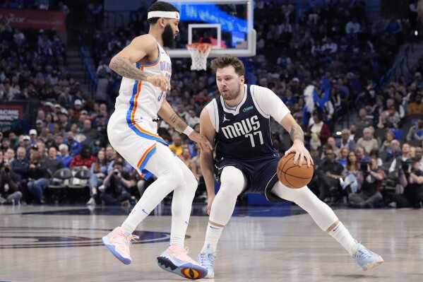 Mavs win streak at 4 with victory over Thunder Curry s late 3